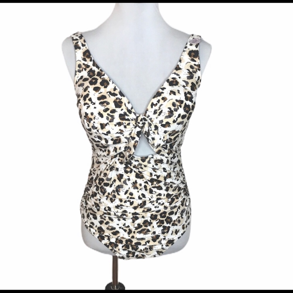 Women’s Nip Tuck Wild at Heart leopard one piece swim size 6